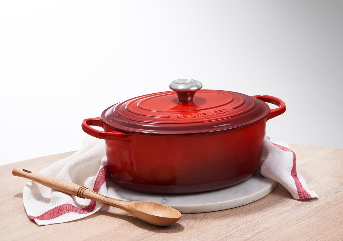 Le Creuset Signature Enameled Cast Iron Oval Dutch Oven with Lid & Reviews